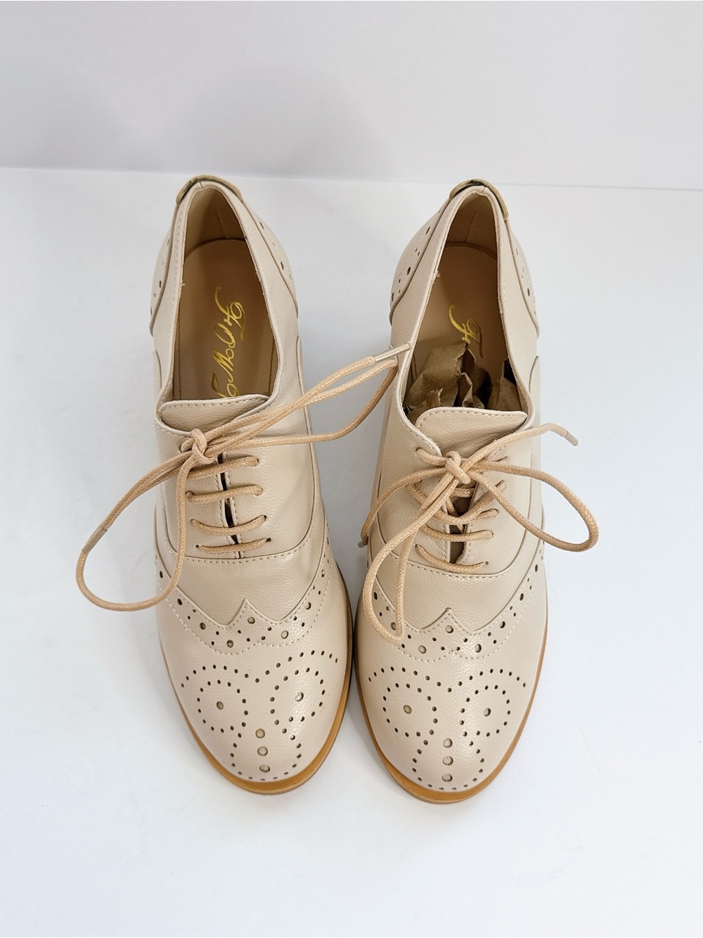 Women’s Size 7 Cream Oxford Shoes Block Heel Wingtip Lace Up Brogue Loafers FOWT